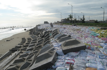 Netherlands helps prevent erosion at Cua Dai beach